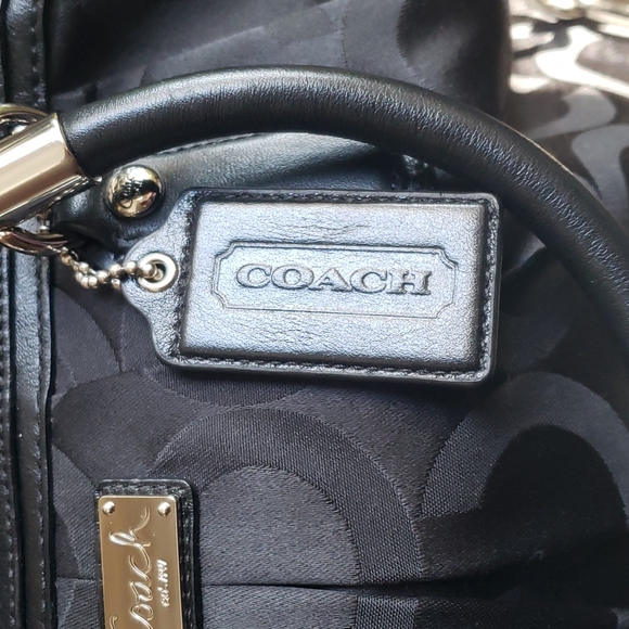Ladies Vintage Coach Bag - Picture 3 of 9